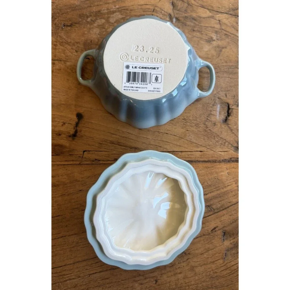 Le Creuset Stoneware Figural Pumpkin Mini Cocotte 12 oz Sea Salt Green NEW NIB